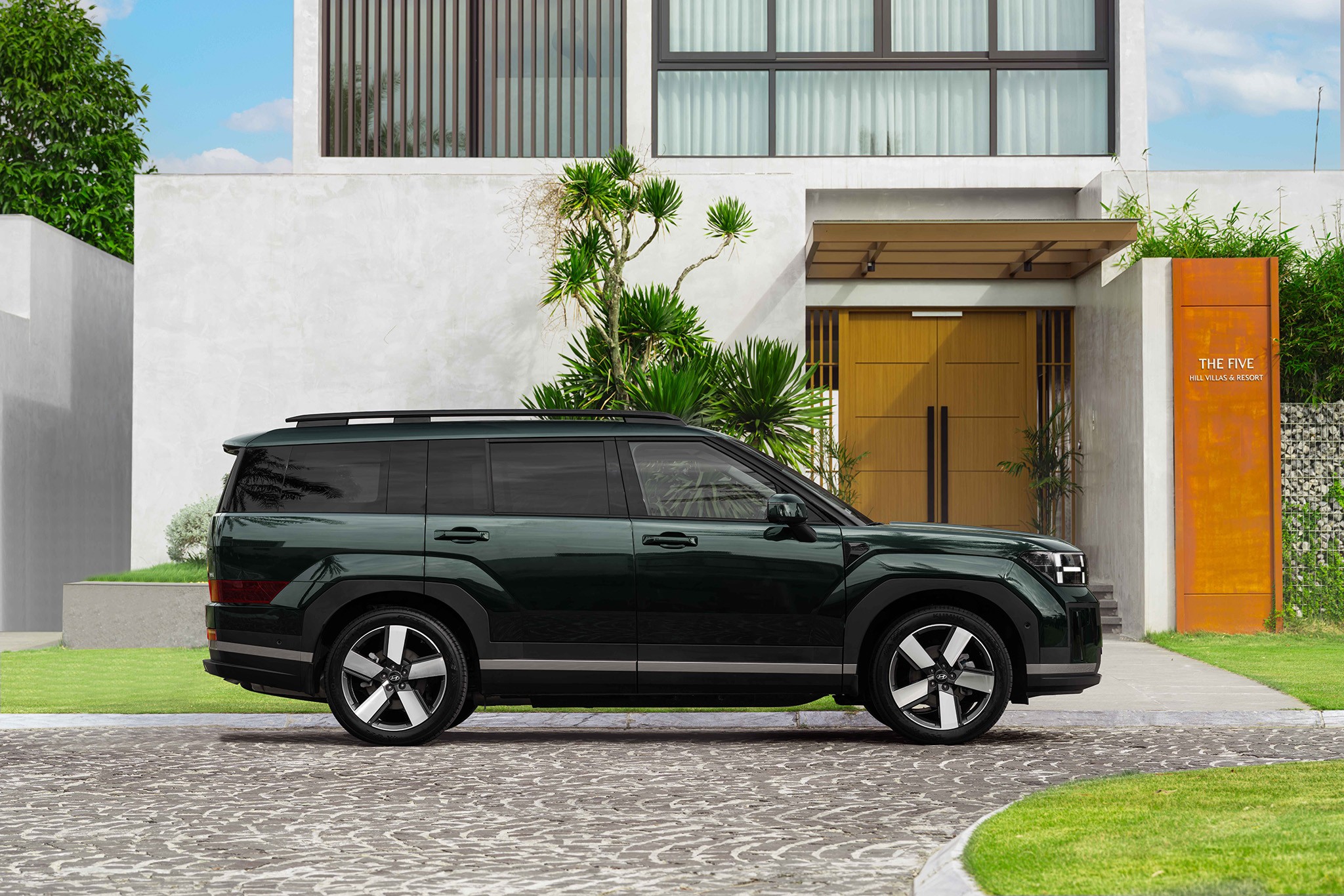 Hyundai Santa Fe Hybrid 7