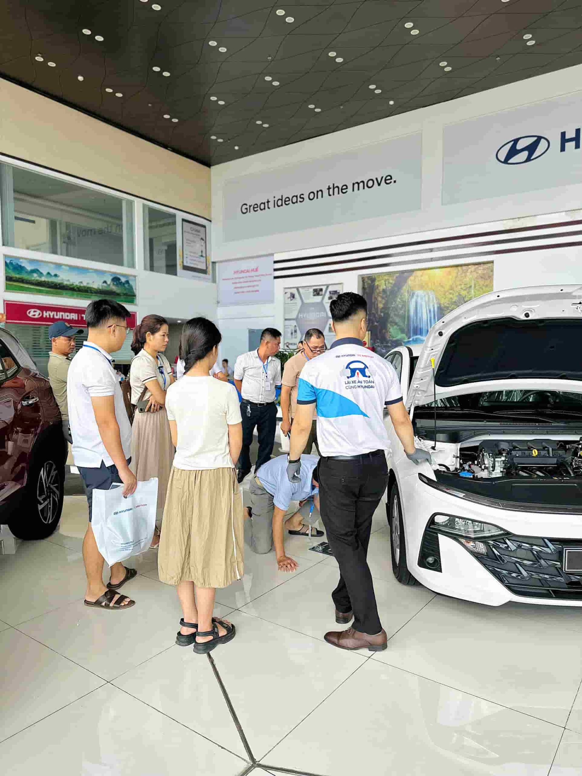 🎊🎉 CHƯƠNG TRÌNH HƯỚNG DẪN SỬ DỤNG XE AN TOÀN CÙNG HYUNDAI HUẾ 🎉🎊 1 z7322959240570 e169a560f9d19c305390493f493747a9 scaled